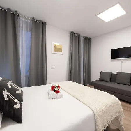 Apartamentos Day Madrid Santo Domingo Centro Gran Via Sol Malasana Exterior photo